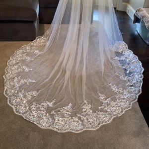 Bridal Vail Cathedral Length **FLAW